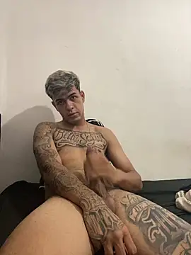 Manoaleatorio7 online show from November 2025 04:44:01 AM