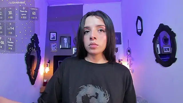 Charlotte  Benett online show from March 2025 03:36:02 AM