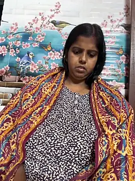 Beauty-queen online show from November 2025 10:57:02 AM