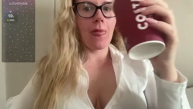 redheadrosie69 online show from February 2025 02:25:01 PM