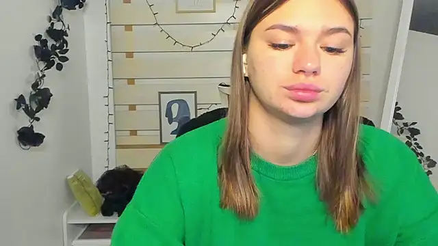 Josephine Kiss online show from November 2025 07:19:02 AM