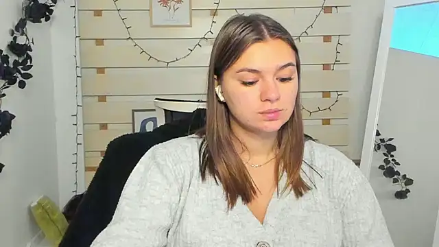 Josephine Kiss online show from November 2025 12:49:01 PM