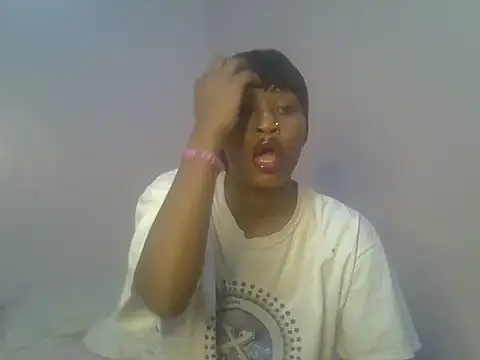 Snapshot of Sweet_Vinkah chatting on September 2025 08:36:01 PM Sweet Vinkah online show from September 2025 08:36:01 PM