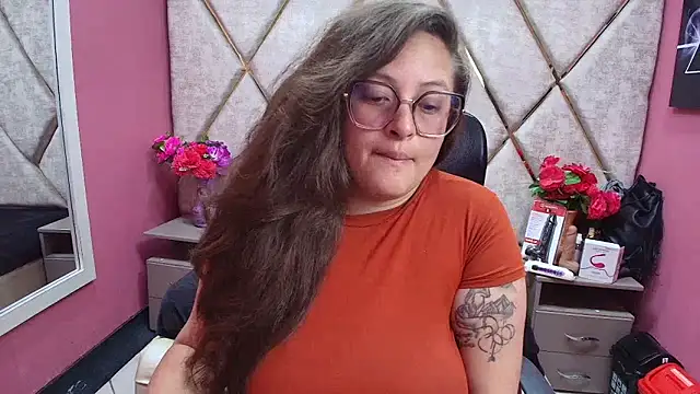 SaraThomso online show from November 2025 01:45:02 PM