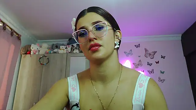 Snapshot of caroline_jonson chatting on June 2026 02:09:01 PM caroline jonson online show from June 2026 02:09:01 PM