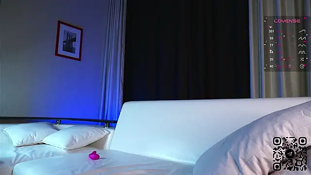 Snapshot of Mary_Shake chatting on December 2024 09:26:02 PM Mary Shake online show from December 2024 09:26:02 PM