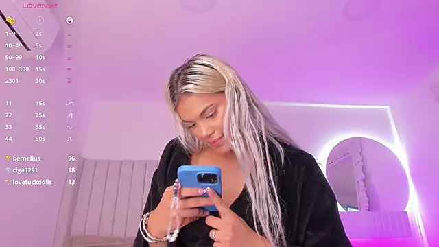 Snapshot of Shelynna_azzul chatting on February 2025 11:45:01 PM Shelynna azzul online show from February 2025 11:45:01 PM