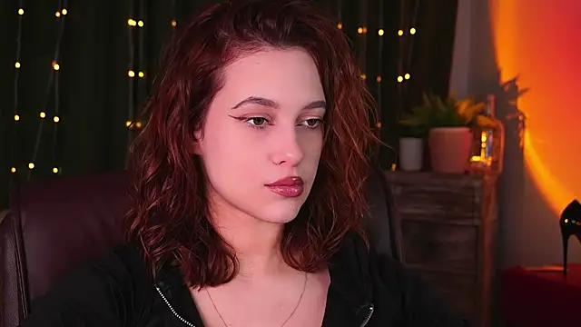 LolaLemona online show from March 2026 10:32:02 AM