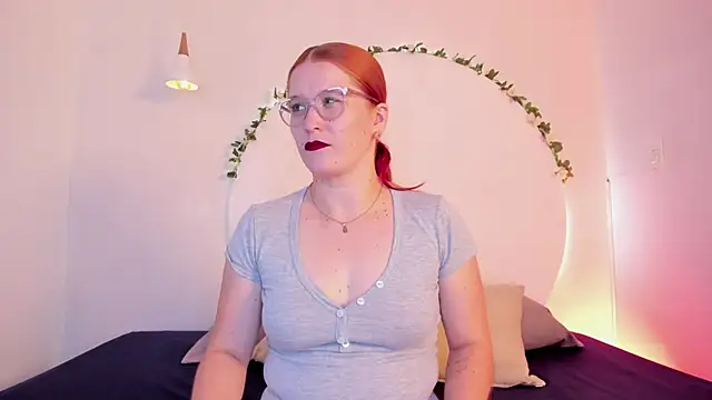 Snapshot of AllisonRoberts_ chatting on January 2026 11:36:01 AM AllisonRoberts online show from January 2026 11:36:01 AM