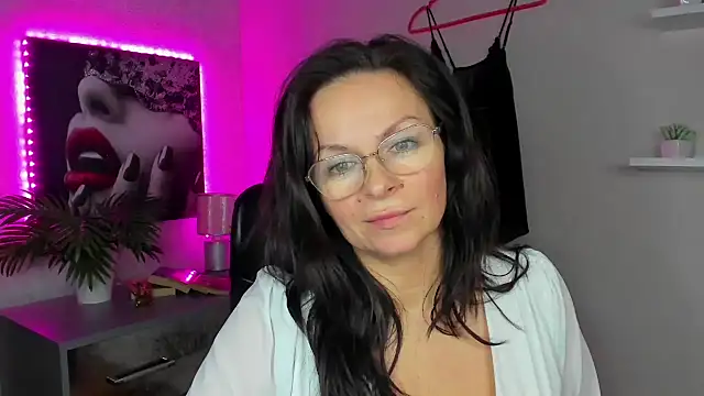 HelenLuxx online show from February 2025 01:44:01 PM