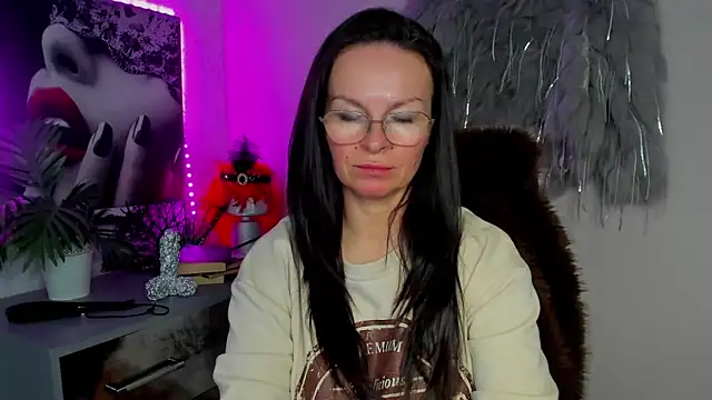 HelenLuxx online show from March 2026 03:19:02 PM