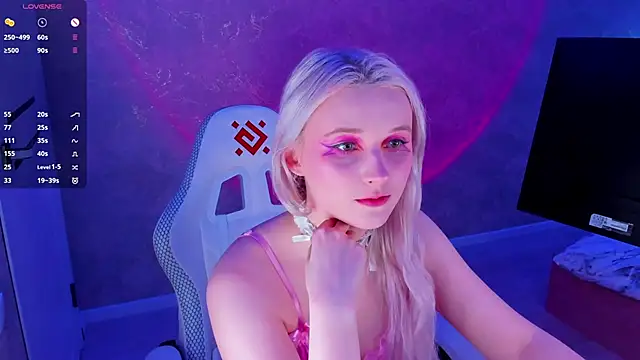 Snapshot of SweeteRose_Royce chatting on January 2025 04:08:02 PM SweeteRose Royce online show from January 2025 04:08:02 PM