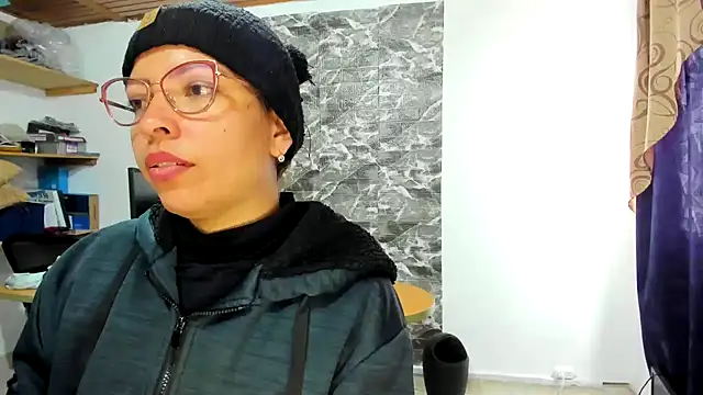 THEBOSSLARA online show from February 2025 05:53:01 PM