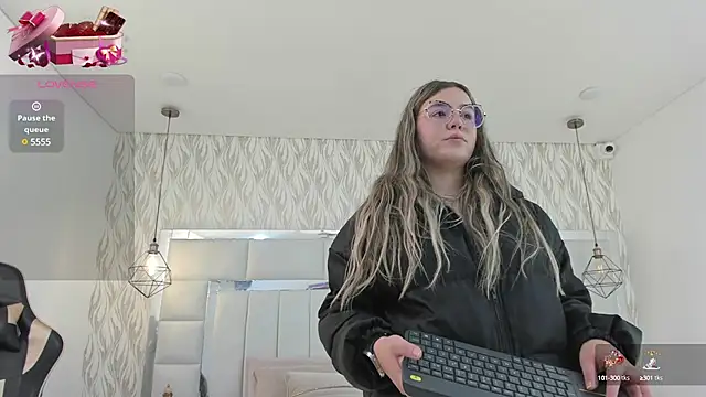 1m dalhia online show from February 2025 08:36:01 PM