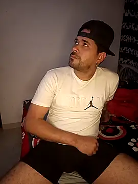 Joselatino23 online show from October 2025 05:10:01 AM