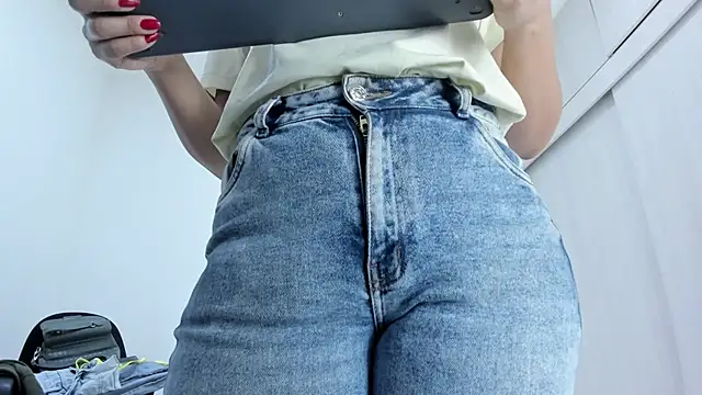 Amelia Debora Antonella online show from February 2026 02:03:02 PM