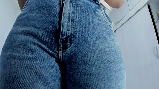 Amelia Debora Antonella online show from March 2026 01:28:01 PM