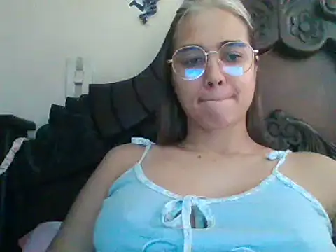 trianabell online show from January 2025 04:51:02 PM