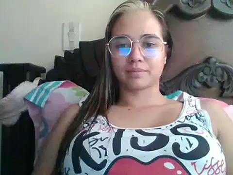 trianabell online show from January 2025 05:35:02 PM