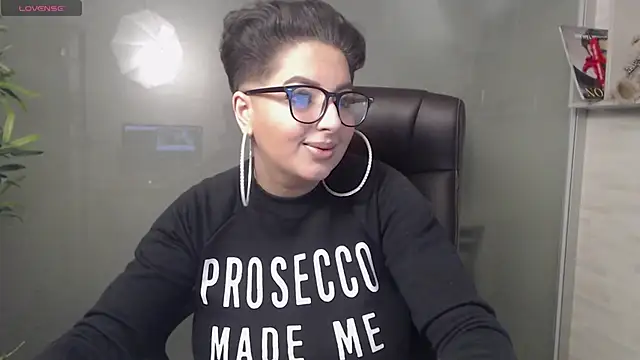 BustyAllyy online show from January 2025 10:01:01 PM