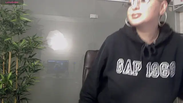 BustyAllyy online show from February 2025 08:46:01 PM