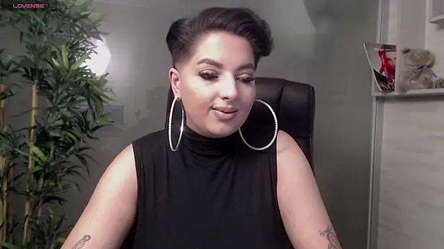 BustyAllyy online show from February 2025 10:51:02 PM