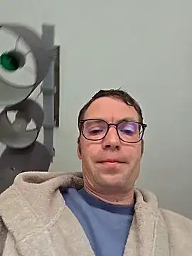 Schnubby1 online show from March 2026 02:10:01 PM