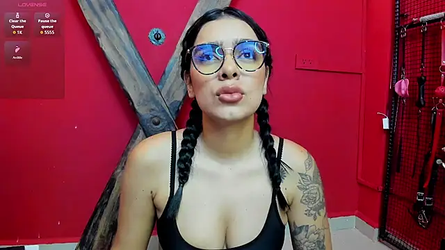 Snapshot of Foxy_Assh_ chatting on June 2026 06:33:01 AM Foxy Assh online show from June 2026 06:33:01 AM