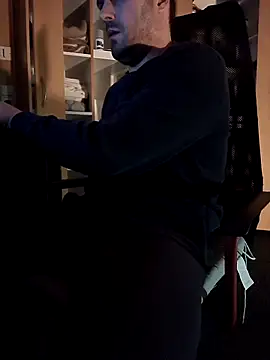 Dario40filip online show from December 2025 06:56:01 PM