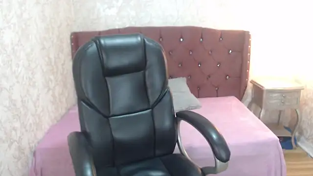 charlottemoonxz online show from December 2024 05:08:02 PM