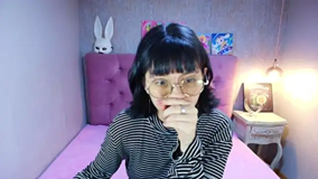 Snapshot of charlottemoonxz chatting on June 2026 05:33:02 PM charlottemoonxz online show from June 2026 05:33:02 PM