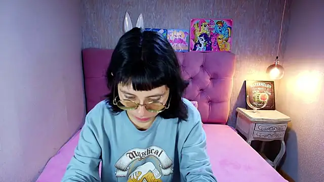 Snapshot of charlottemoonxz chatting on July 2026 04:44:01 PM charlottemoonxz online show from July 2026 04:44:01 PM