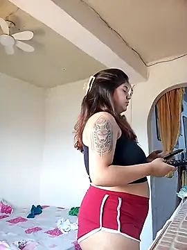 lynieh- online show from March 2026 05:17:01 PM