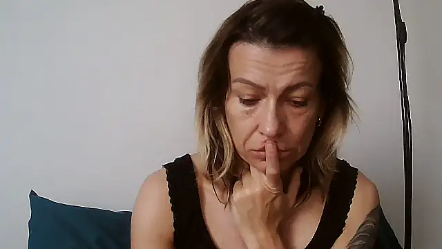 Snapshot of anechka1 chatting on April 2026 11:30:02 AM anechka1 online show from April 2026 11:30:02 AM