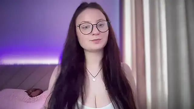 Snapshot of LocaAlis chatting on September 2025 10:48:02 AM LocaAlis online show from September 2025 10:48:02 AM