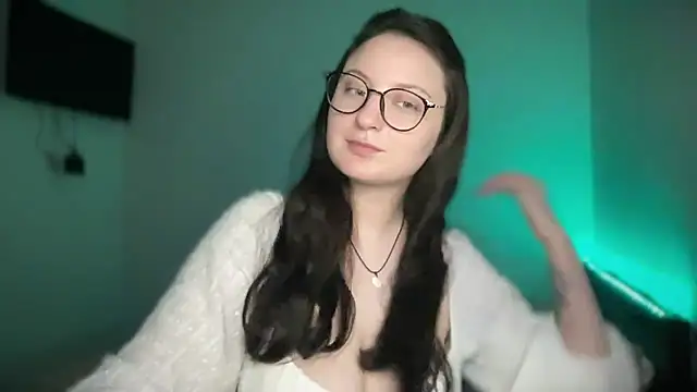 Snapshot of LocaAlis chatting on October 2025 03:44:01 PM LocaAlis online show from October 2025 03:44:01 PM