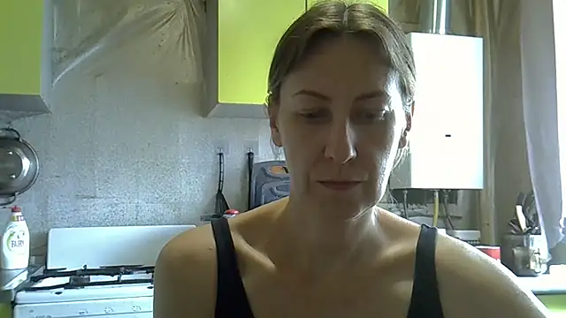 Snapshot of AshleyXHoney chatting on June 2026 08:24:01 AM AshleyXHoney online show from June 2026 08:24:01 AM