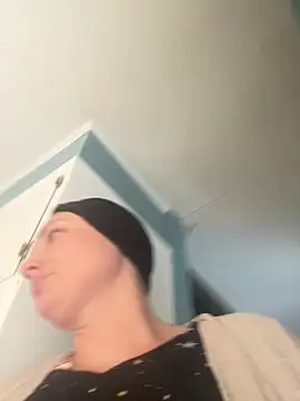 Snapshot of MilfyMrsRobinson chatting on February 2026 12:48:02 PM MilfyMrsRobinson online show from February 2026 12:48:02 PM