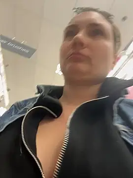 Snapshot of MilfyMrsRobinson chatting on February 2026 11:34:02 PM MilfyMrsRobinson online show from February 2026 11:34:02 PM