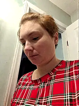 Snapshot of MilfyMrsRobinson chatting on February 2026 03:23:01 PM MilfyMrsRobinson online show from February 2026 03:23:01 PM