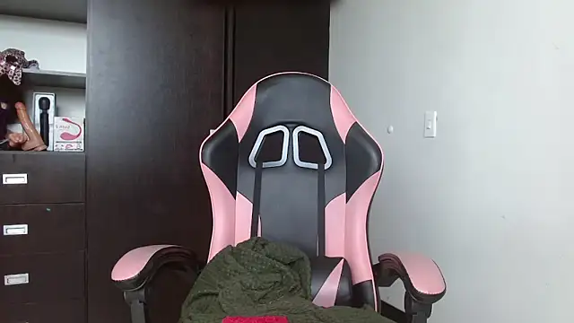 charlotbelucci  online show from November 2025 12:26:01 PM