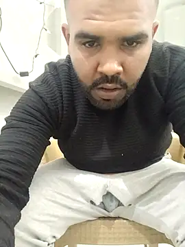 Snapshot of ListedLoin chatting on March 2025 10:40:02 AM ListedLoin online show from March 2025 10:40:02 AM