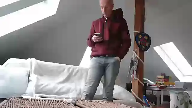 maxmueller321 online show from December 2024 12:55:01 PM