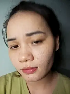 Ngoc-Trinh online show from December 2024 03:25:02 PM