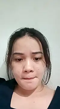 Ngoc-Trinh online show from December 2024 01:28:01 PM