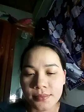 Ngoc-Trinh online show from January 2025 04:06:01 PM