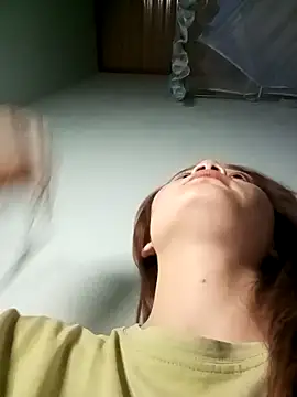 Ngoc-Trinh online show from January 2025 04:36:02 PM