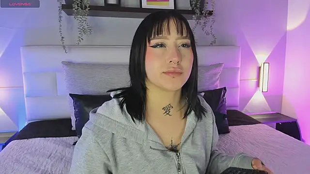 Snapshot of sofi_bakerr chatting on February 2026 11:47:02 AM sofi bakerr online show from February 2026 11:47:02 AM