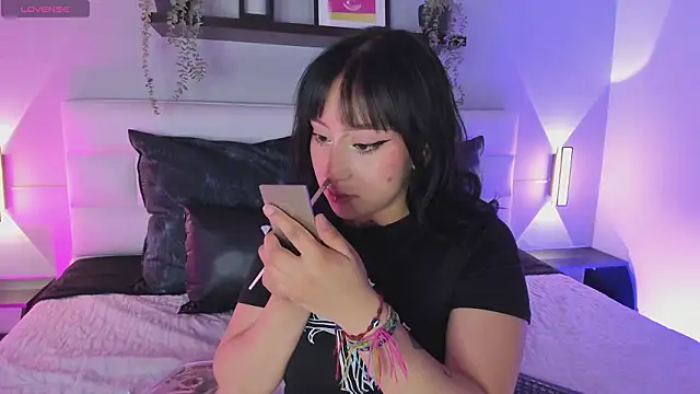 Snapshot of sofi_bakerr chatting on February 2026 11:40:02 AM sofi bakerr online show from February 2026 11:40:02 AM