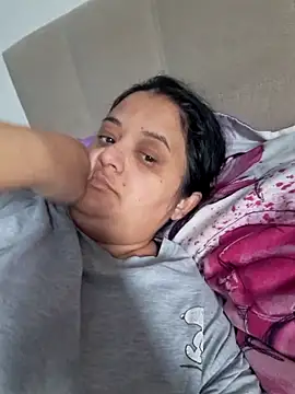 sarahhh1987 online show from April 2026 06:13:02 PM